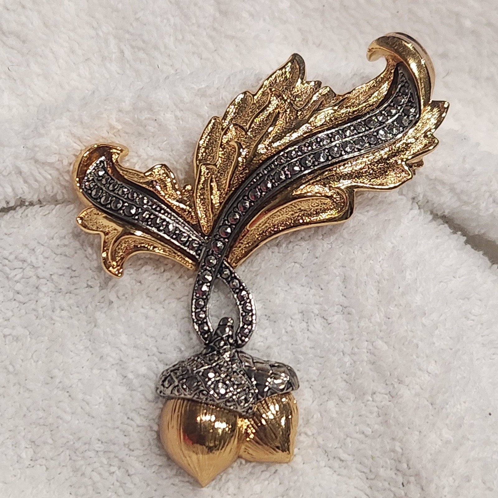 Avon Vintage Acorn Leaf Brooch Gold Silver Tone Rhinestone Fall Autumn Jewelry